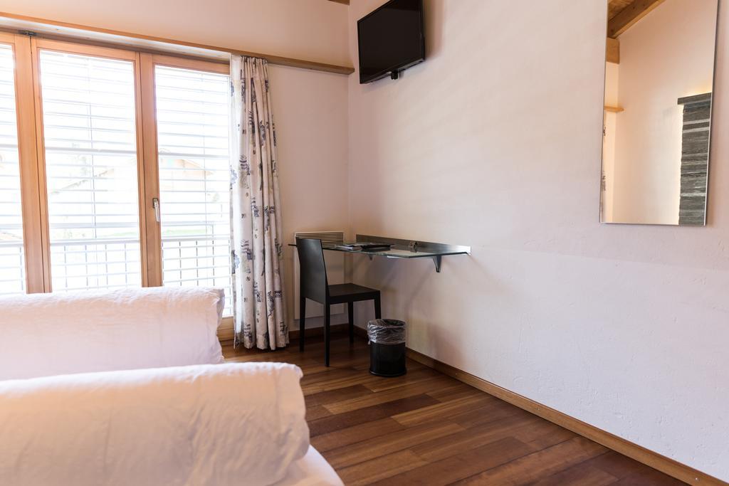 Schnider Bed&Breakfast und Café Vals Extérieur photo