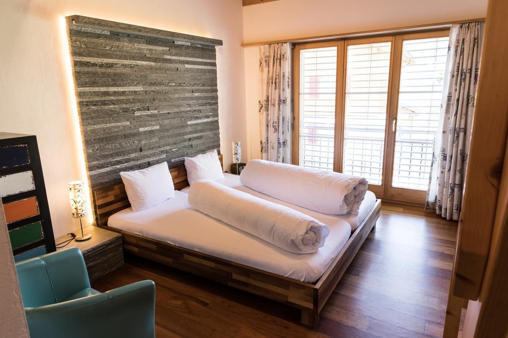 Schnider Bed&Breakfast und Café Vals Extérieur photo