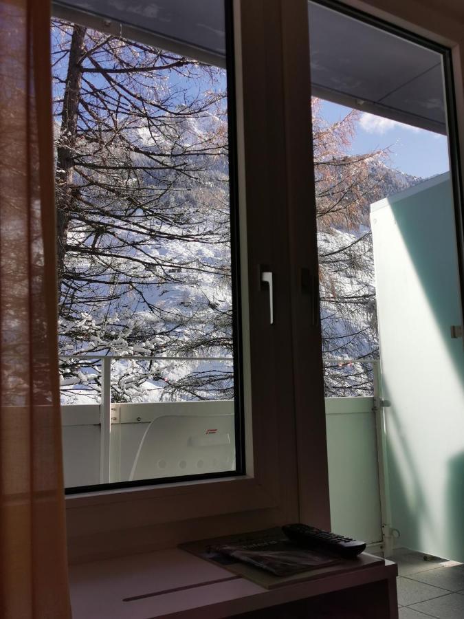 Schnider Bed&Breakfast und Café Vals Extérieur photo