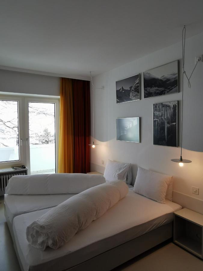 Schnider Bed&Breakfast und Café Vals Extérieur photo